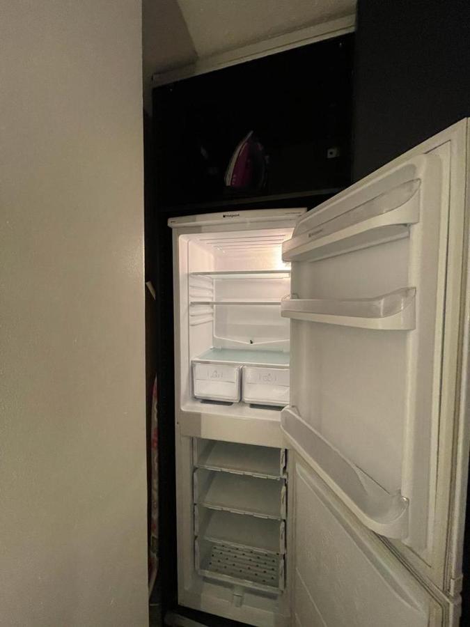 דירות לונדון R3 Superking Sized Bed & 75" Tv On The Wall In Clapham מראה חיצוני תמונה
